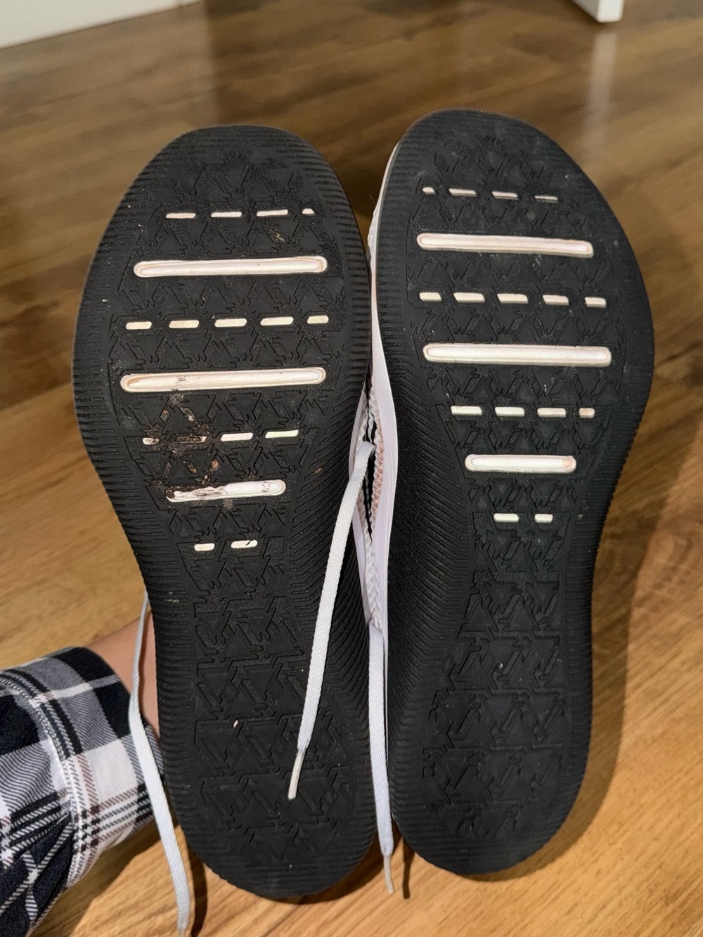 Nike White and Black Lightweight Training Sneakers - Picture 6 of 6